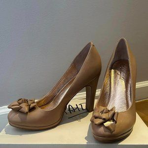 Miss Albright Specialty ‘Macyn’ pump (size 7)